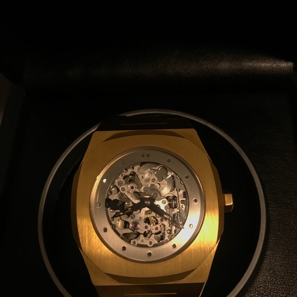 Watch - Picture 3 of 3